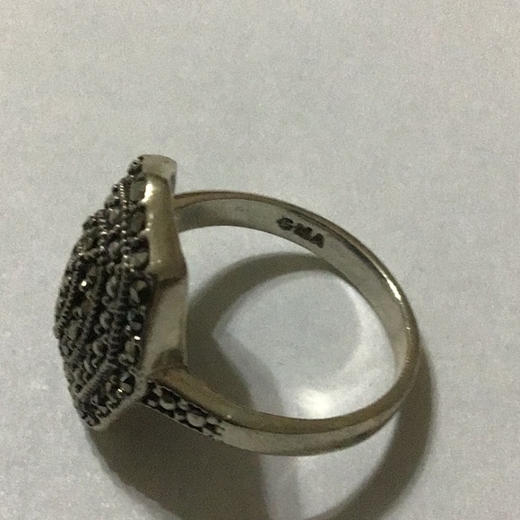 925 Sterling Silver Ring - Picture 5 of 6